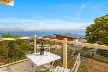 Spacious Modern Home Outstanding Views Sleeps 9 Хоубарт Екстериор снимка