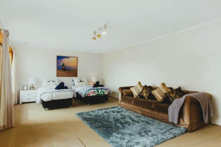 Spacious Modern Home Outstanding Views Sleeps 9 Хоубарт Екстериор снимка