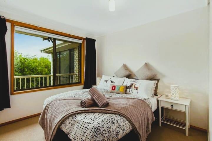 Spacious Modern Home Outstanding Views Sleeps 9 Хоубарт Екстериор снимка