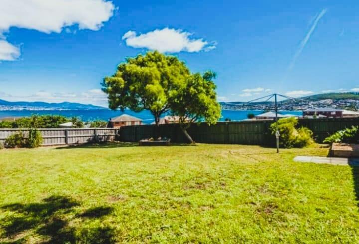 Spacious Modern Home Outstanding Views Sleeps 9 Хоубарт Екстериор снимка